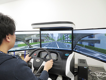 ドライビングシュミレーター